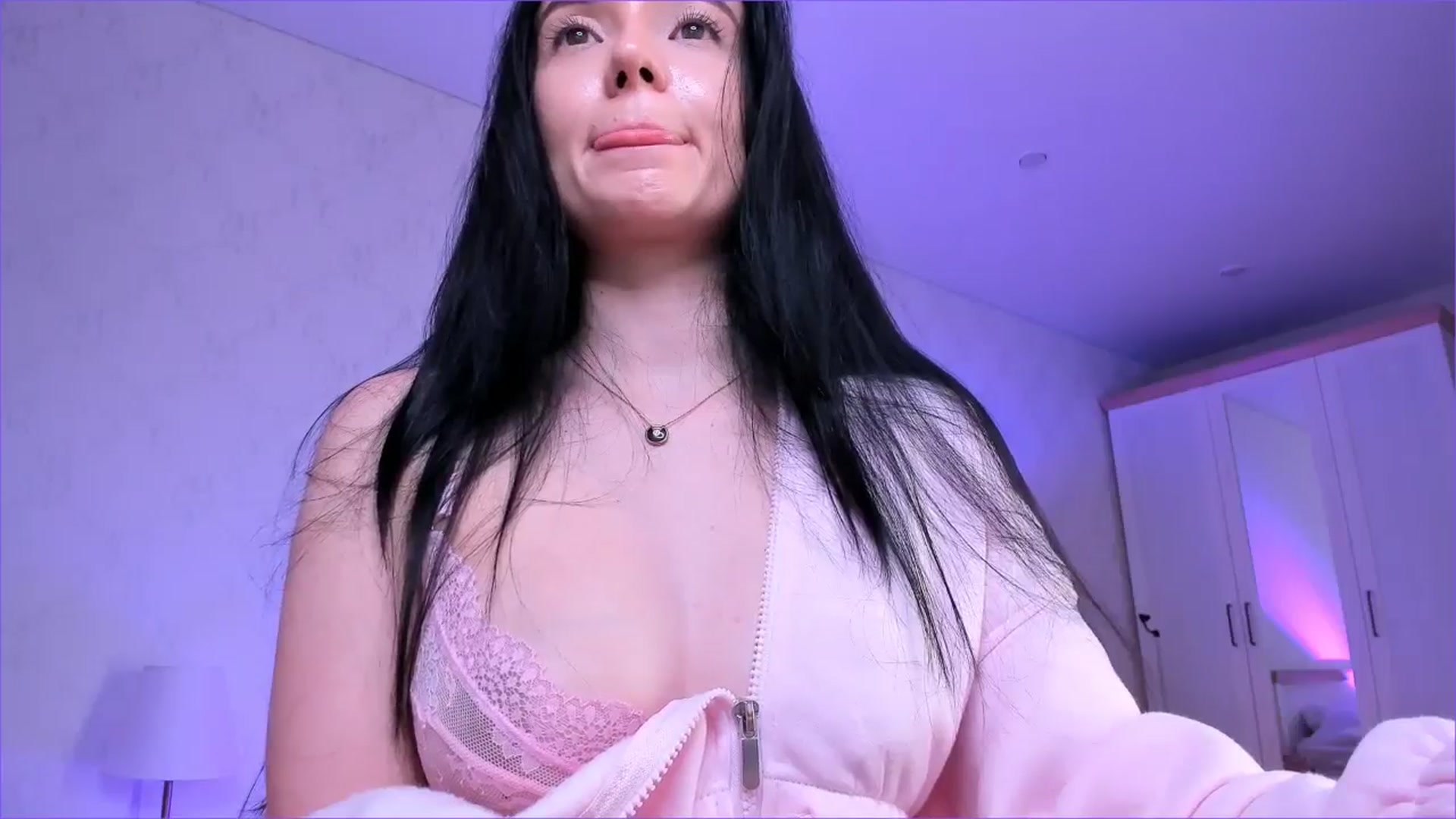 Gallery image thumbnail from Karlee_Grey_'s myfreecams stream on, 11/21/2025, 17:37 image 13 of 20