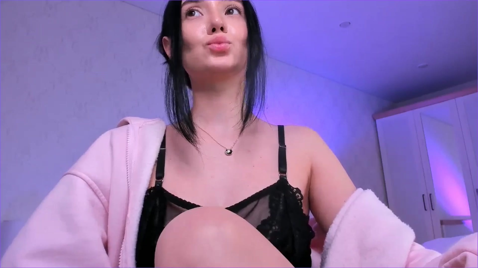 Gallery image thumbnail from Karlee_Grey_'s myfreecams stream on, 12/13/2025, 19:47 image 7 of 20