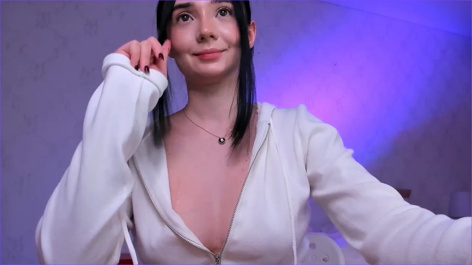 Gallery image thumbnail from Karlee_Grey_'s myfreecams stream on, 12/24/2025, 17:32 image 2 of 20