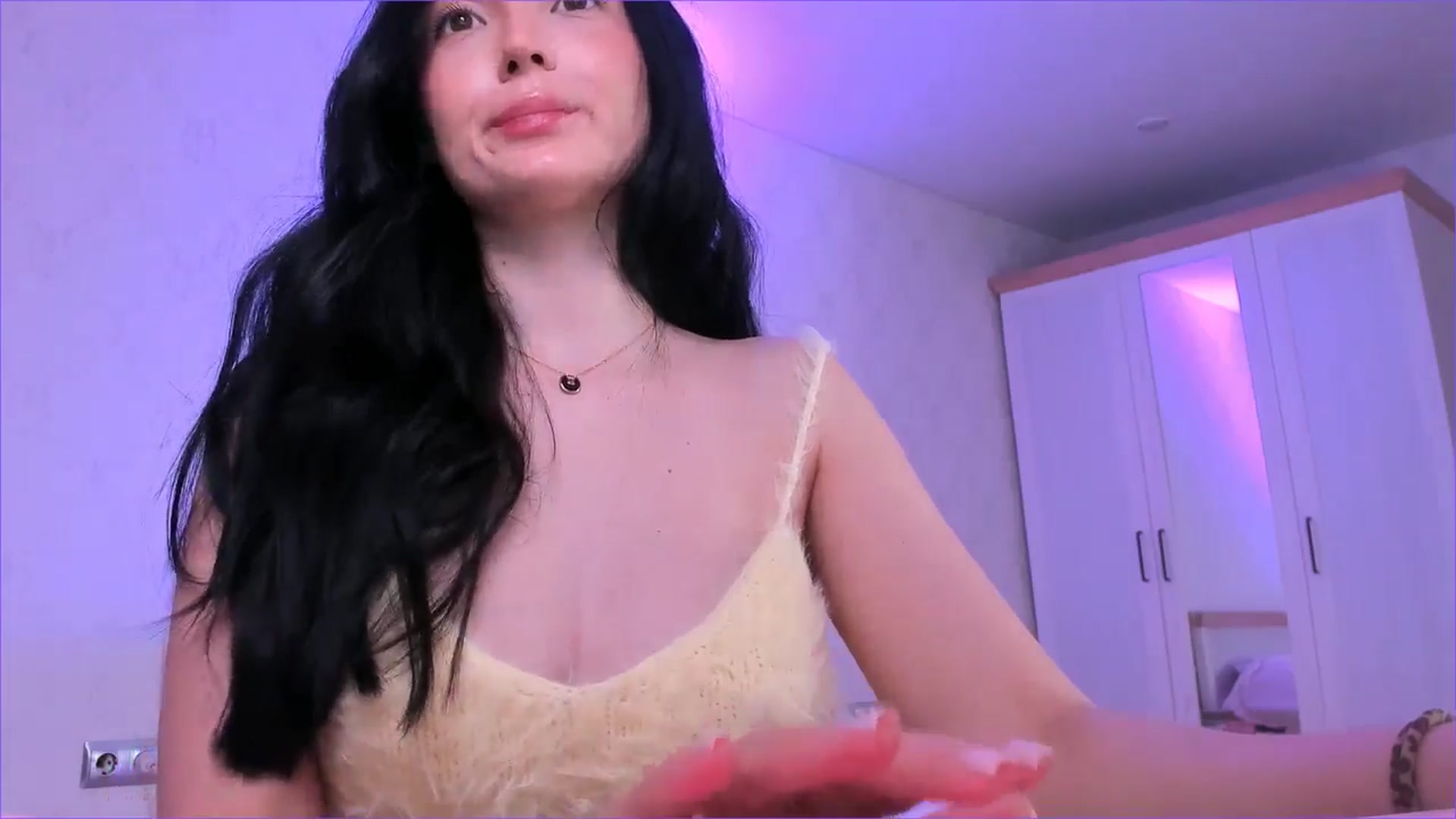 Gallery image thumbnail from Karlee_Grey_'s myfreecams stream on, 04/26/2026, 18:05 image 16 of 20