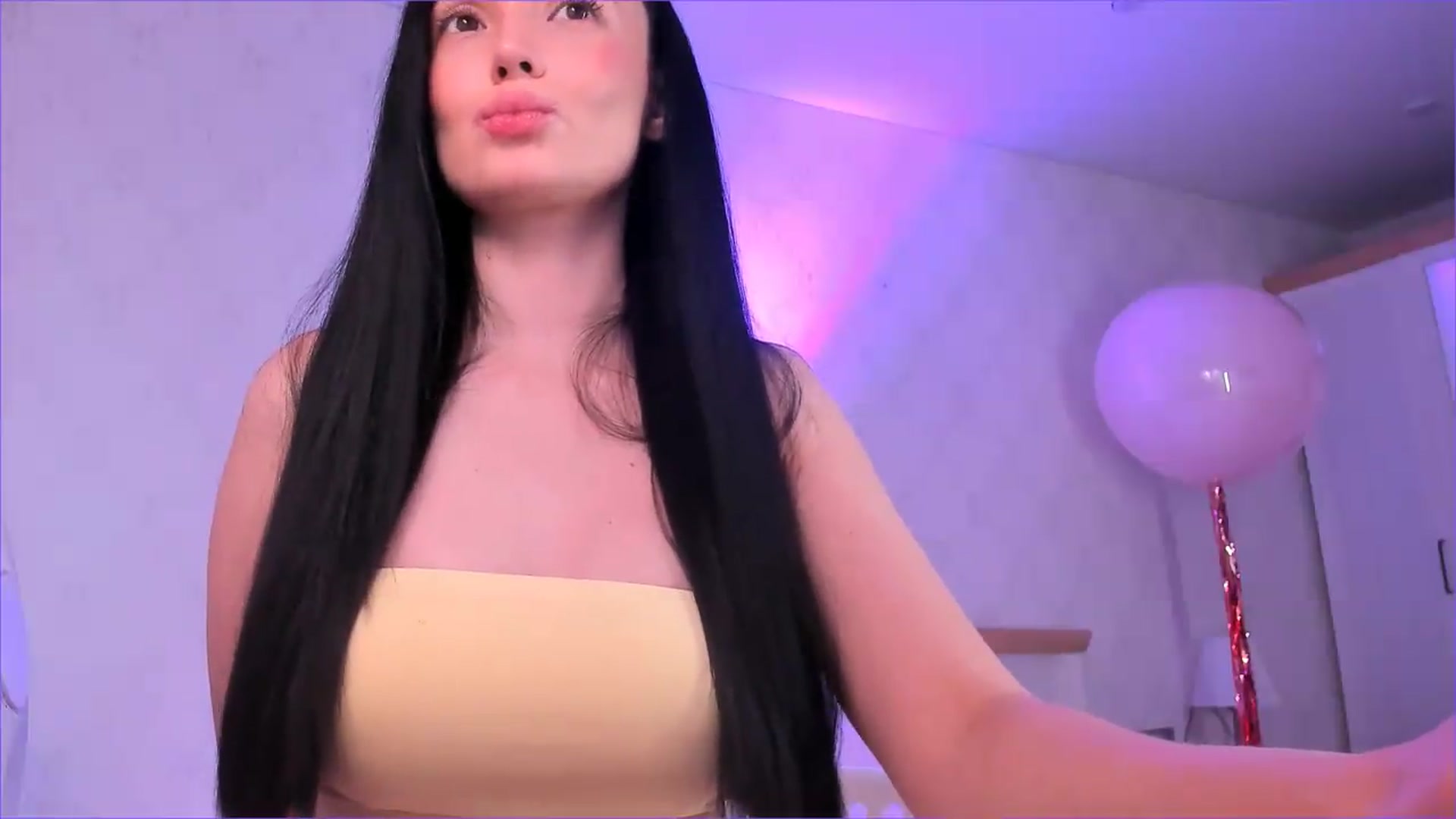 Gallery image thumbnail from Karlee_Grey_'s myfreecams stream on, 07/08/2026, 19:28 image 9 of 20