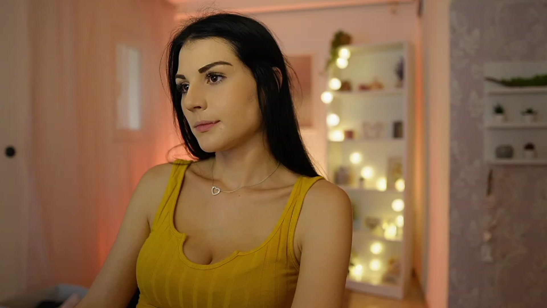 Gallery image thumbnail from Karlee_Grey__'s myfreecams stream on, 09/11/2023, 10:34 image 12 of 20