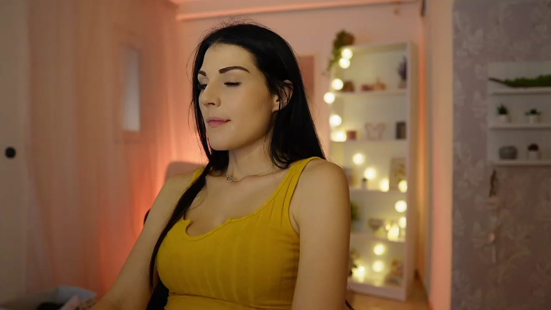 Gallery image thumbnail from Karlee_Grey__'s myfreecams stream on, 09/11/2023, 10:34 image 18 of 20