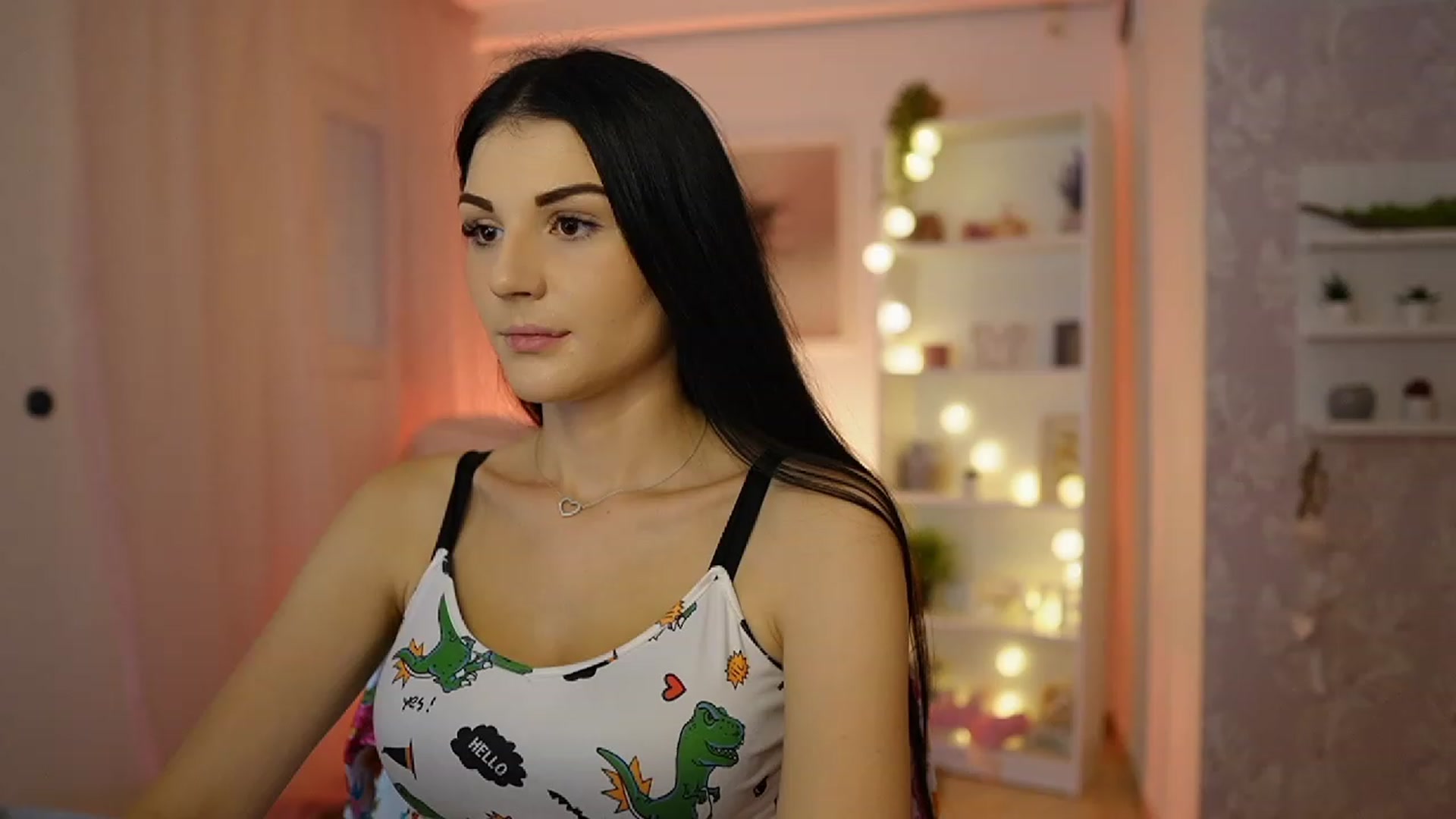 Gallery image thumbnail from Karlee_Grey__'s myfreecams stream on, 09/12/2023, 10:57 image 3 of 20