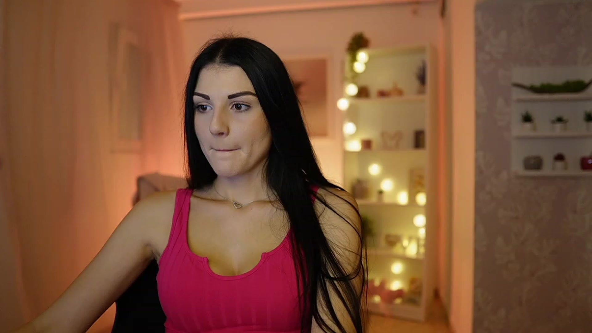 Gallery image thumbnail from Karlee_Grey__'s myfreecams stream on, 09/14/2023, 10:16 image 6 of 20