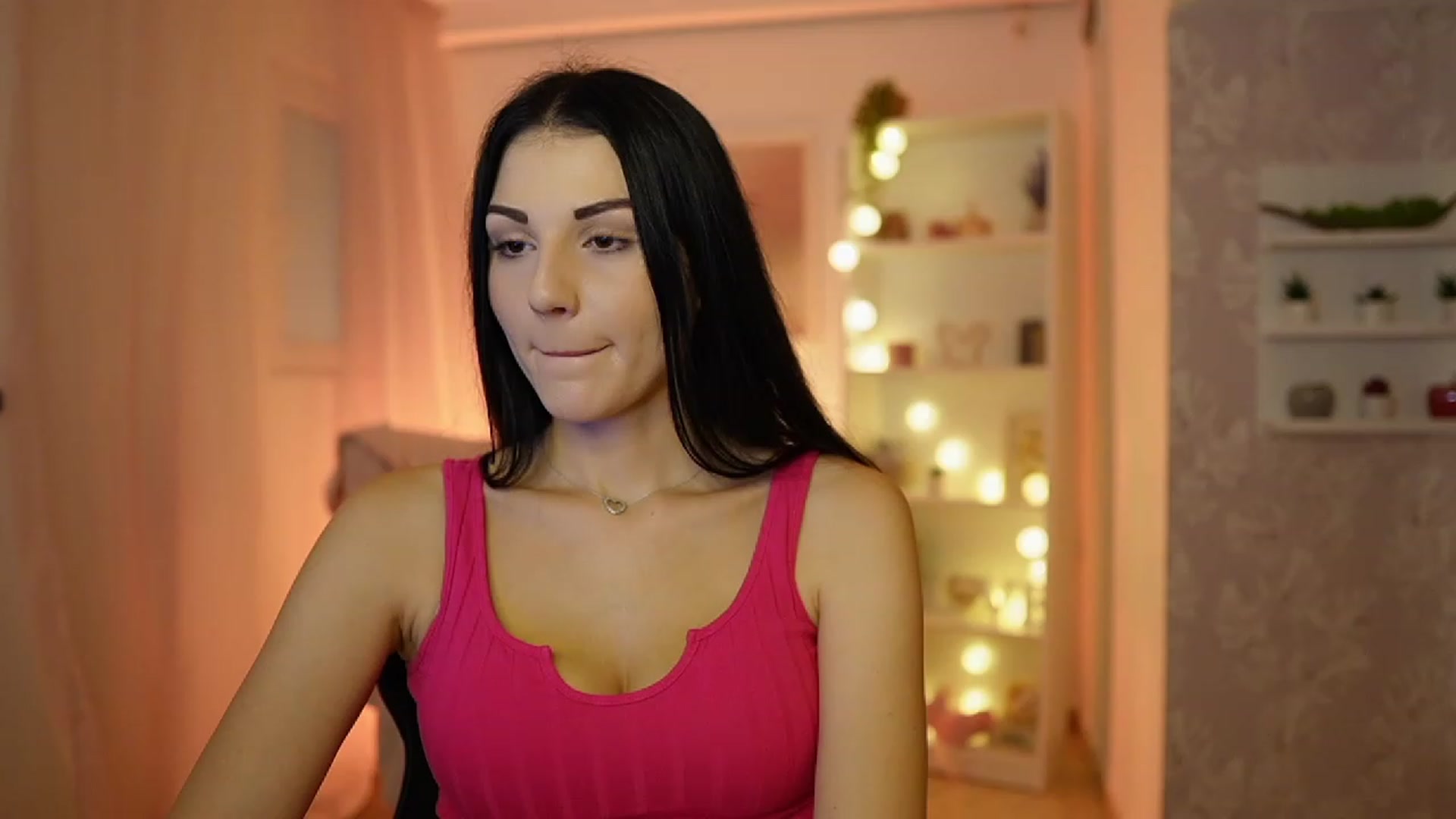 Gallery image thumbnail from Karlee_Grey__'s myfreecams stream on, 09/14/2023, 10:16 image 13 of 20