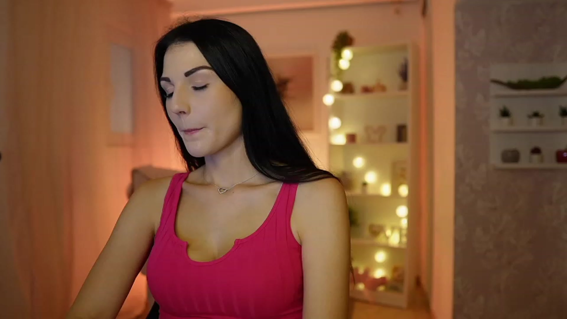 Gallery image thumbnail from Karlee_Grey__'s myfreecams stream on, 09/14/2023, 11:29 image 10 of 20