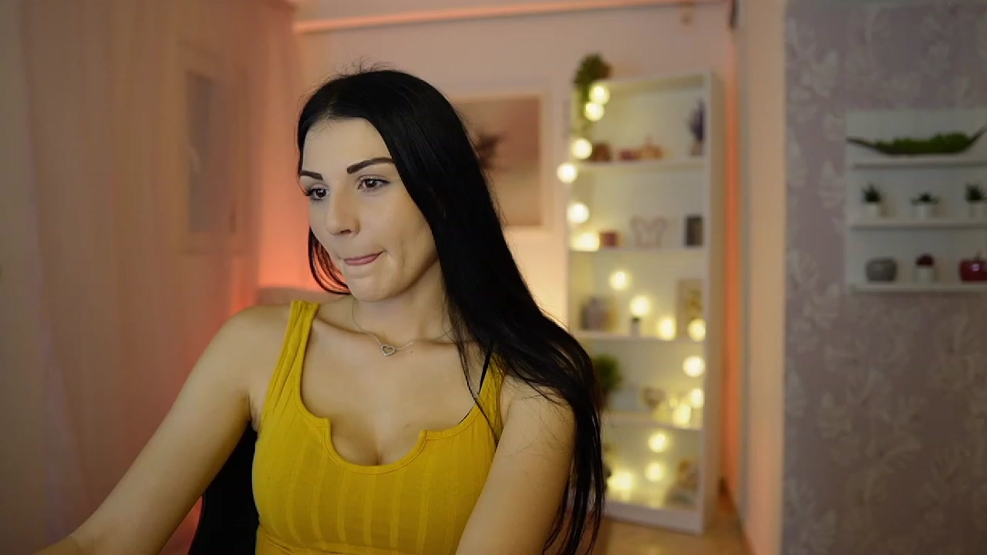Gallery image thumbnail from Karlee_Grey__'s myfreecams stream on, 09/18/2023, 09:03 image 8 of 20