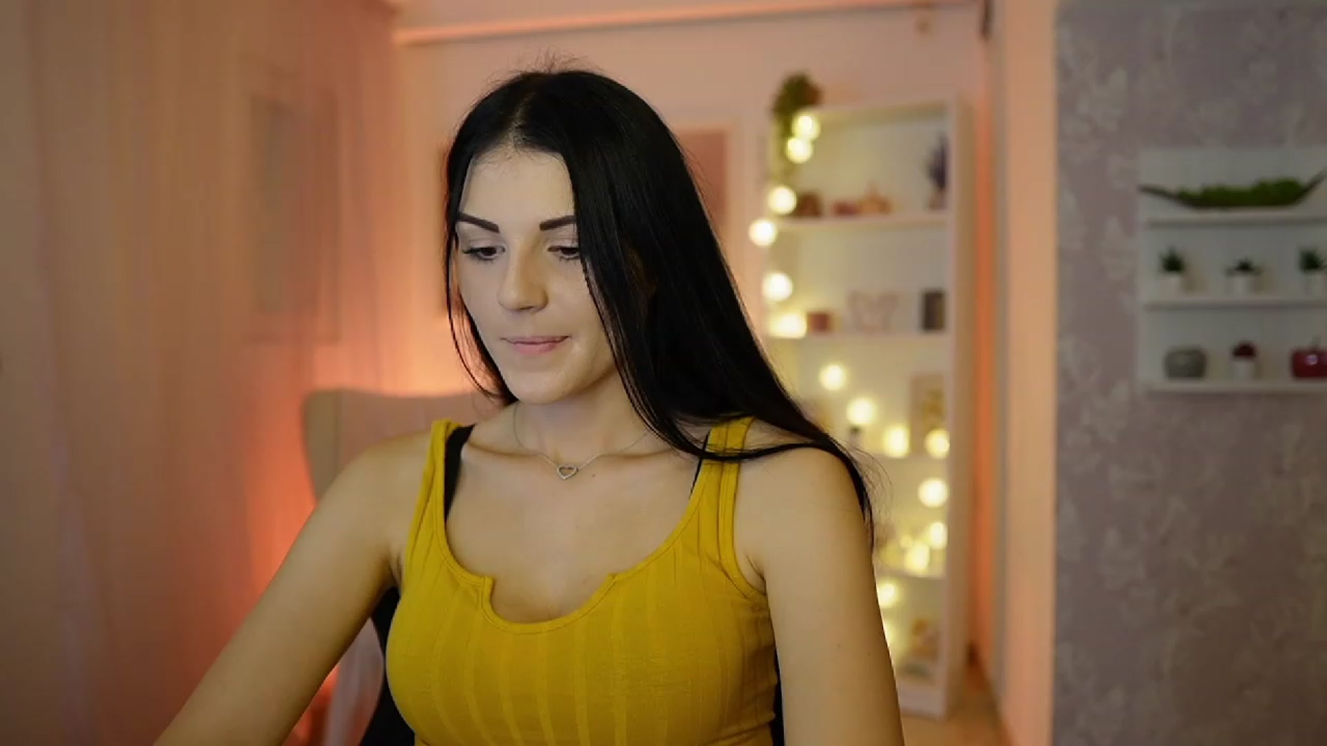 Gallery image thumbnail from Karlee_Grey__'s myfreecams stream on, 09/18/2023, 10:14 image 9 of 20