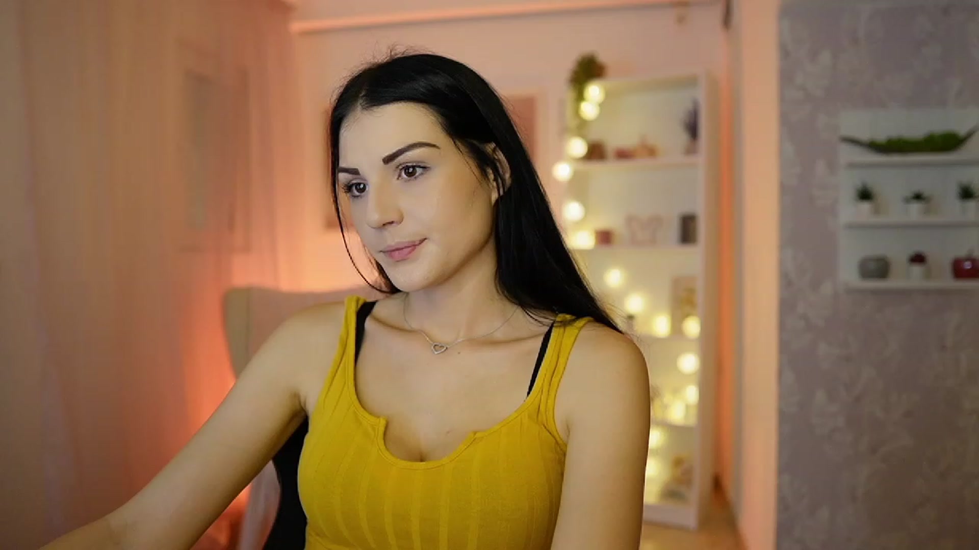 Gallery image thumbnail from Karlee_Grey__'s myfreecams stream on, 09/18/2023, 10:14 image 7 of 20