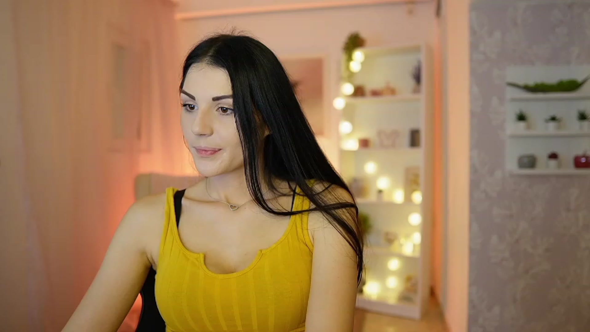 Gallery image thumbnail from Karlee_Grey__'s myfreecams stream on, 09/18/2023, 10:14 image 11 of 20