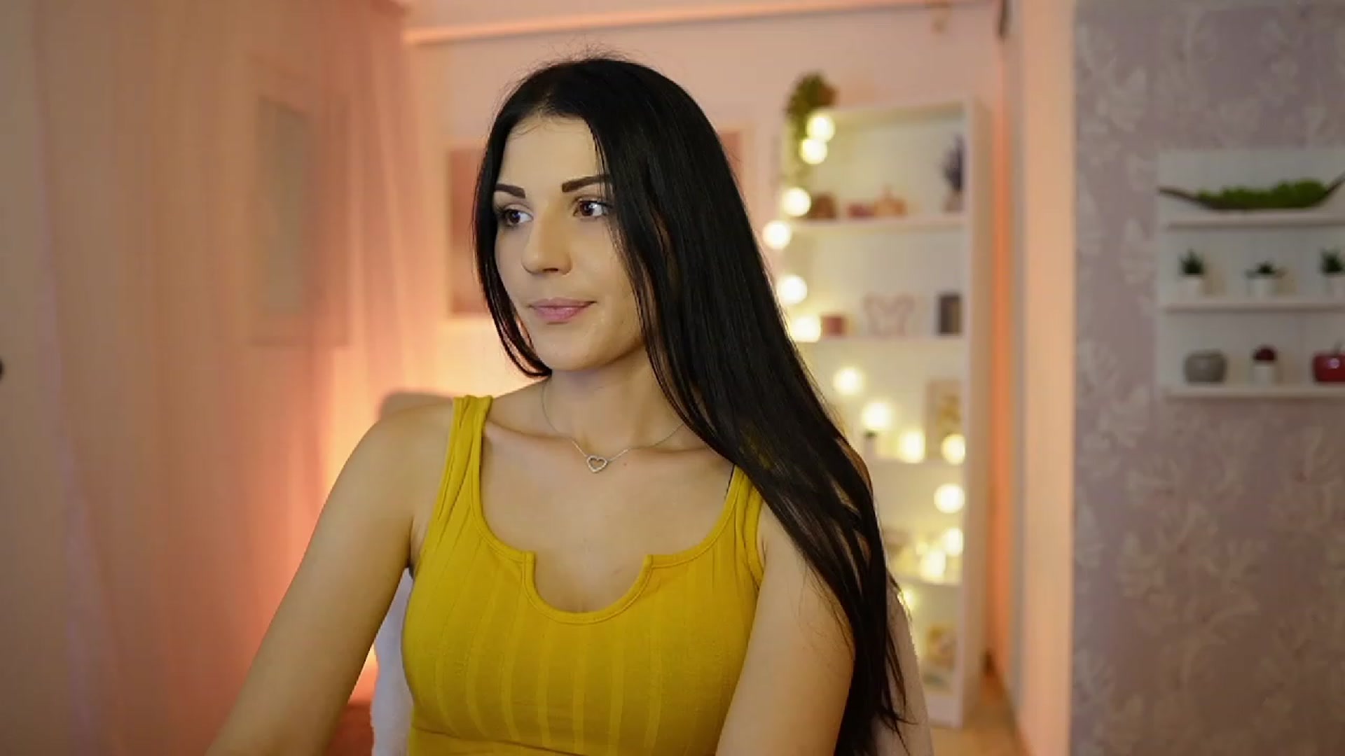 Gallery image thumbnail from Karlee_Grey__'s myfreecams stream on, 09/18/2023, 11:29 image 10 of 20