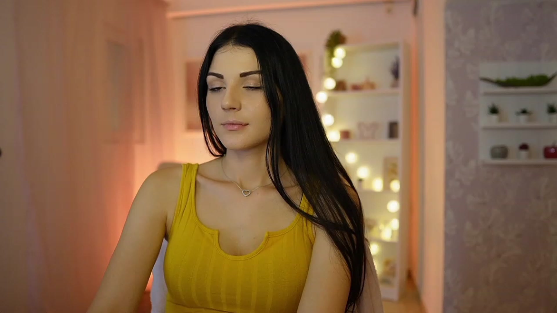 Gallery image thumbnail from Karlee_Grey__'s myfreecams stream on, 09/18/2023, 11:29 image 12 of 20