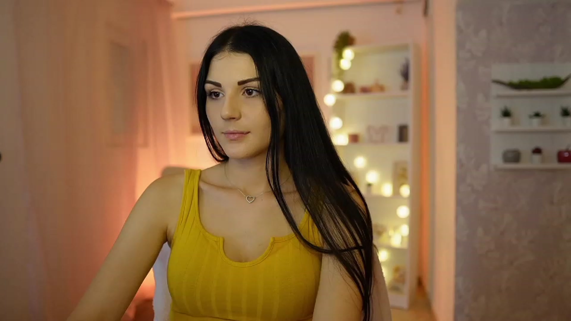 Gallery image thumbnail from Karlee_Grey__'s myfreecams stream on, 09/18/2023, 11:29 image 17 of 20