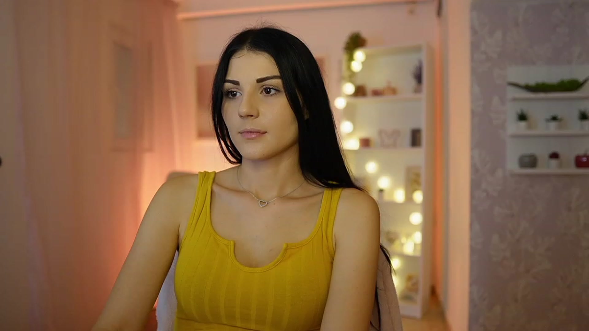 Gallery image thumbnail from Karlee_Grey__'s myfreecams stream on, 09/18/2023, 11:29 image 5 of 20