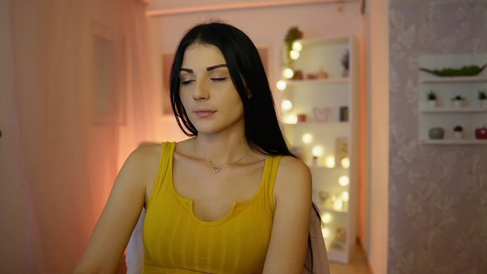 Gallery image thumbnail from Karlee_Grey__'s myfreecams stream on, 09/18/2023, 11:29 image 4 of 20