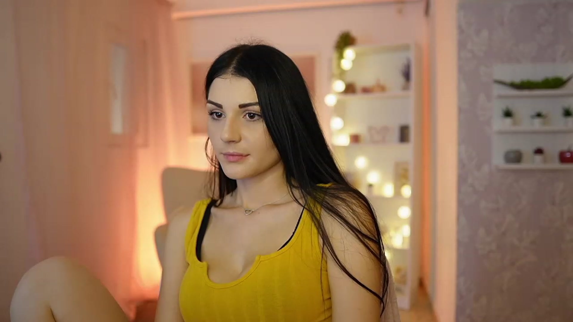 Gallery image thumbnail from Karlee_Grey__'s myfreecams stream on, 09/18/2023, 12:54 image 17 of 20