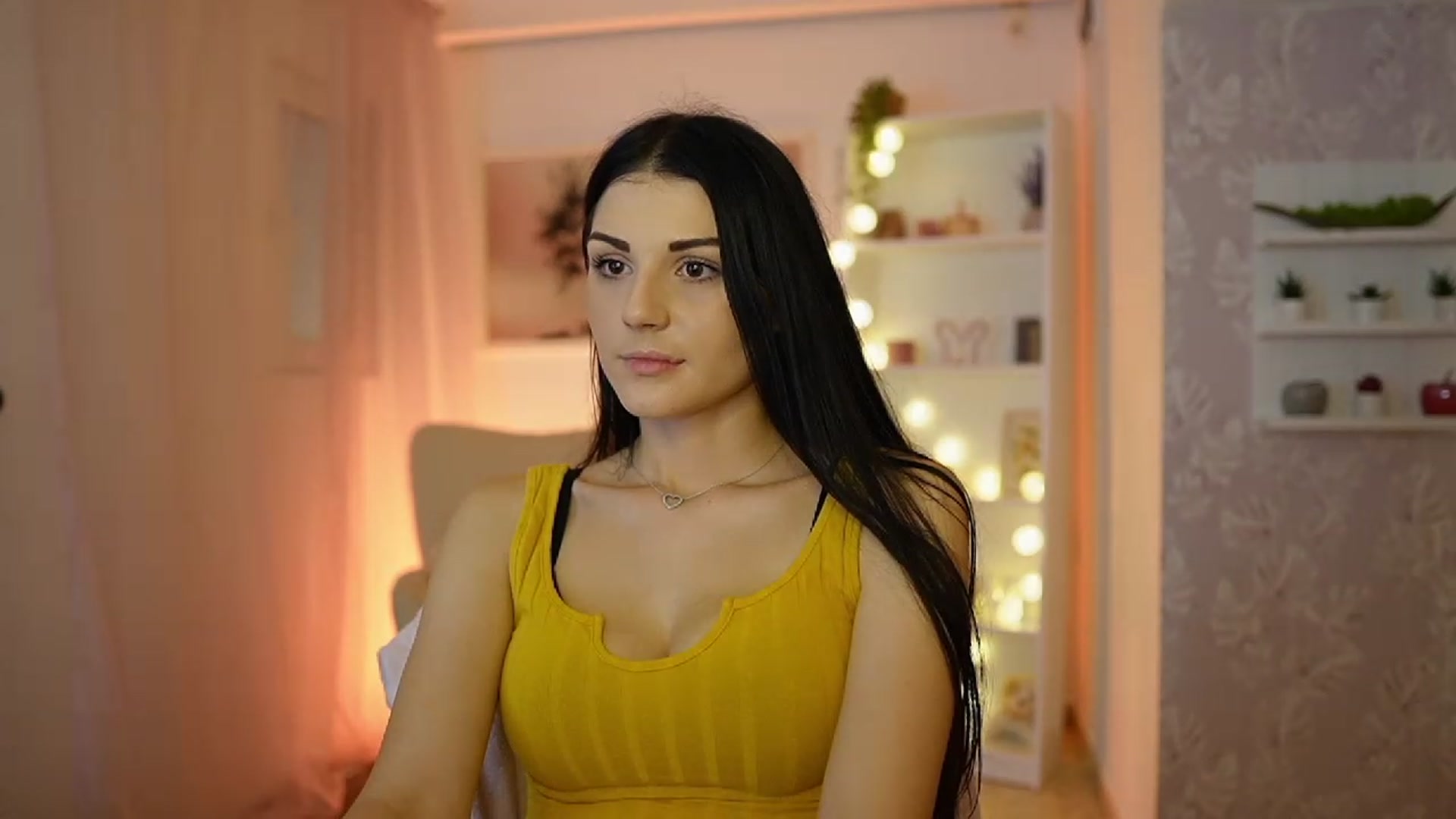 Gallery image thumbnail from Karlee_Grey__'s myfreecams stream on, 09/18/2023, 12:54 image 10 of 20