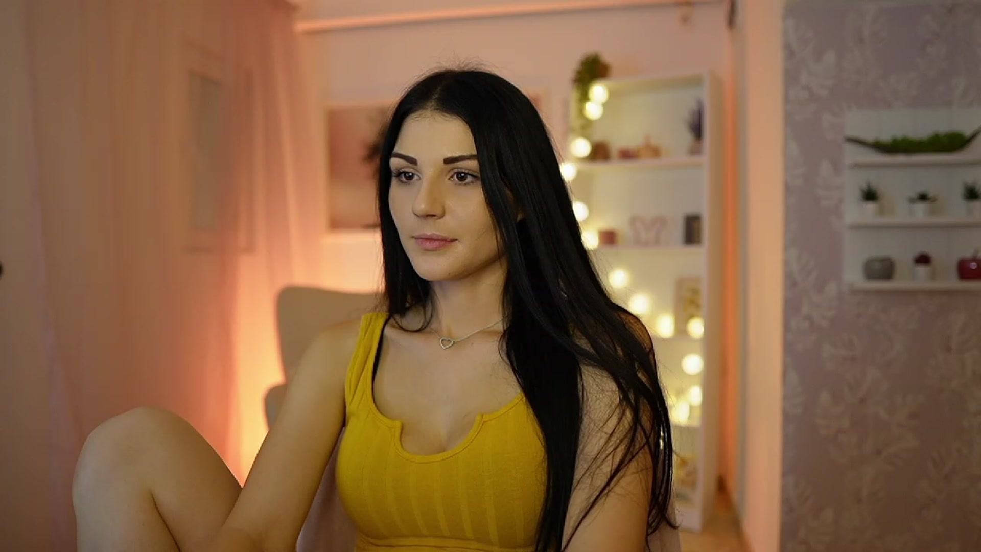 Gallery image thumbnail from Karlee_Grey__'s myfreecams stream on, 09/18/2023, 12:54 image 4 of 20