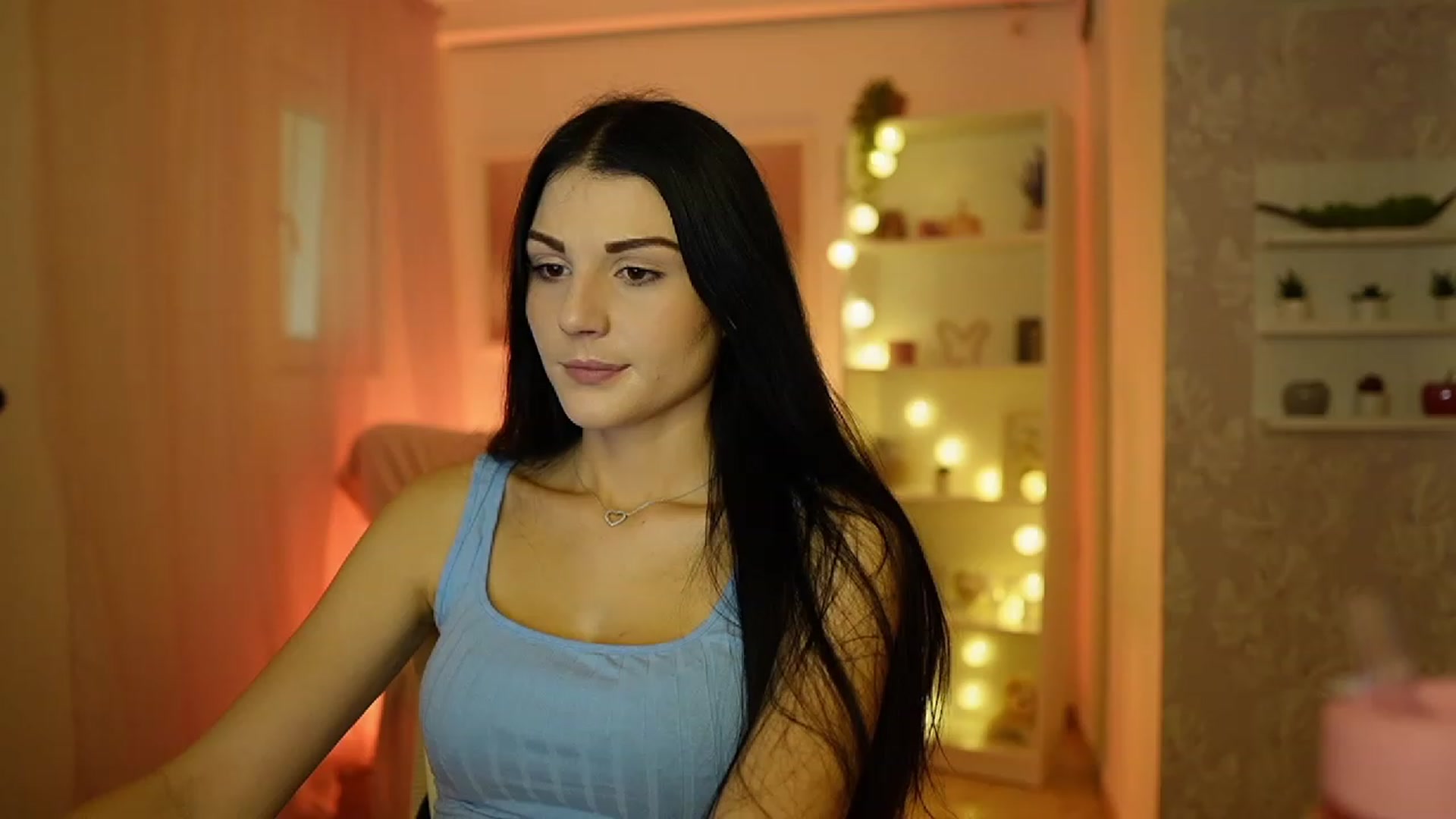 Gallery image thumbnail from Karlee_Grey__'s myfreecams stream on, 09/19/2023, 10:38 image 2 of 20