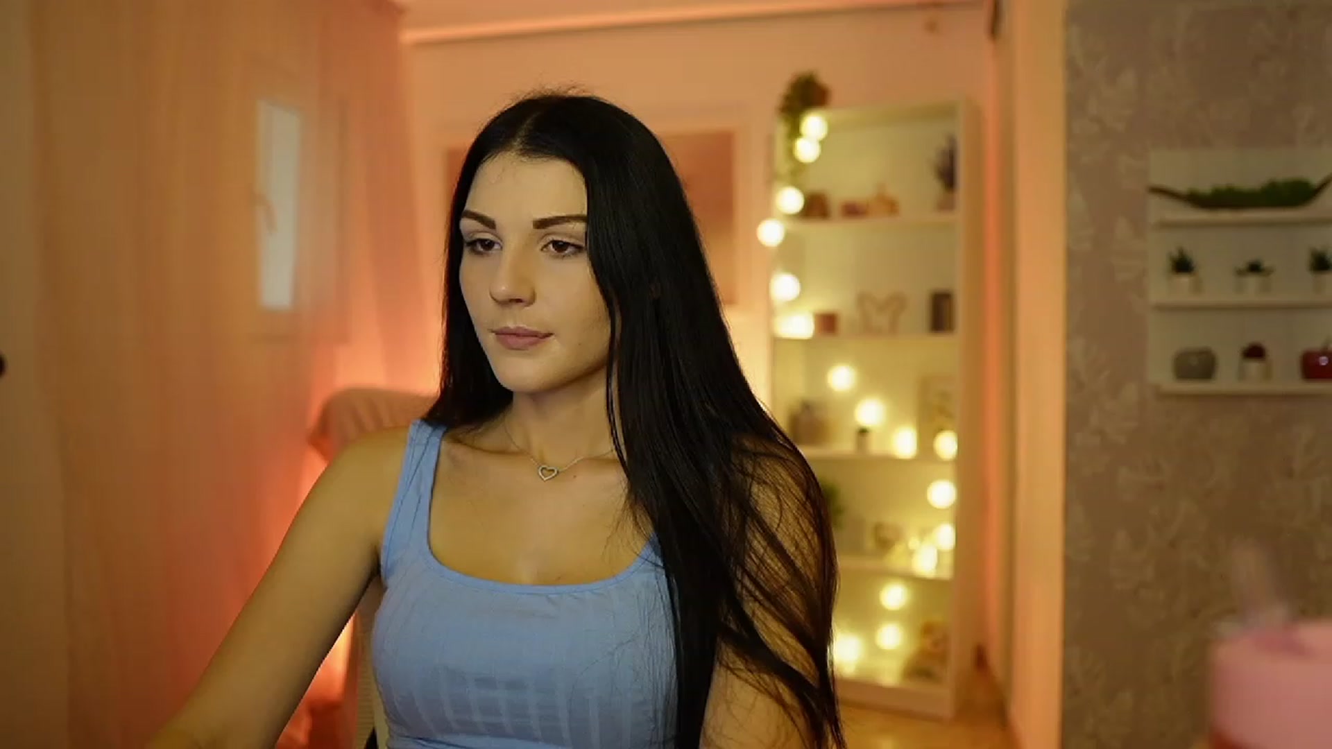 Gallery image thumbnail from Karlee_Grey__'s myfreecams stream on, 09/19/2023, 10:38 image 3 of 20