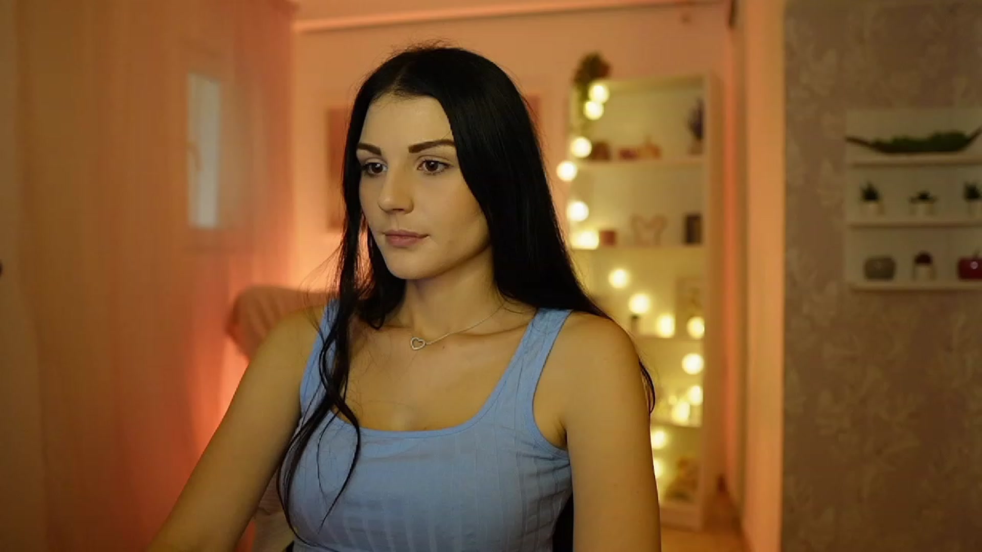 Gallery image thumbnail from Karlee_Grey__'s myfreecams stream on, 09/19/2023, 11:40 image 16 of 20