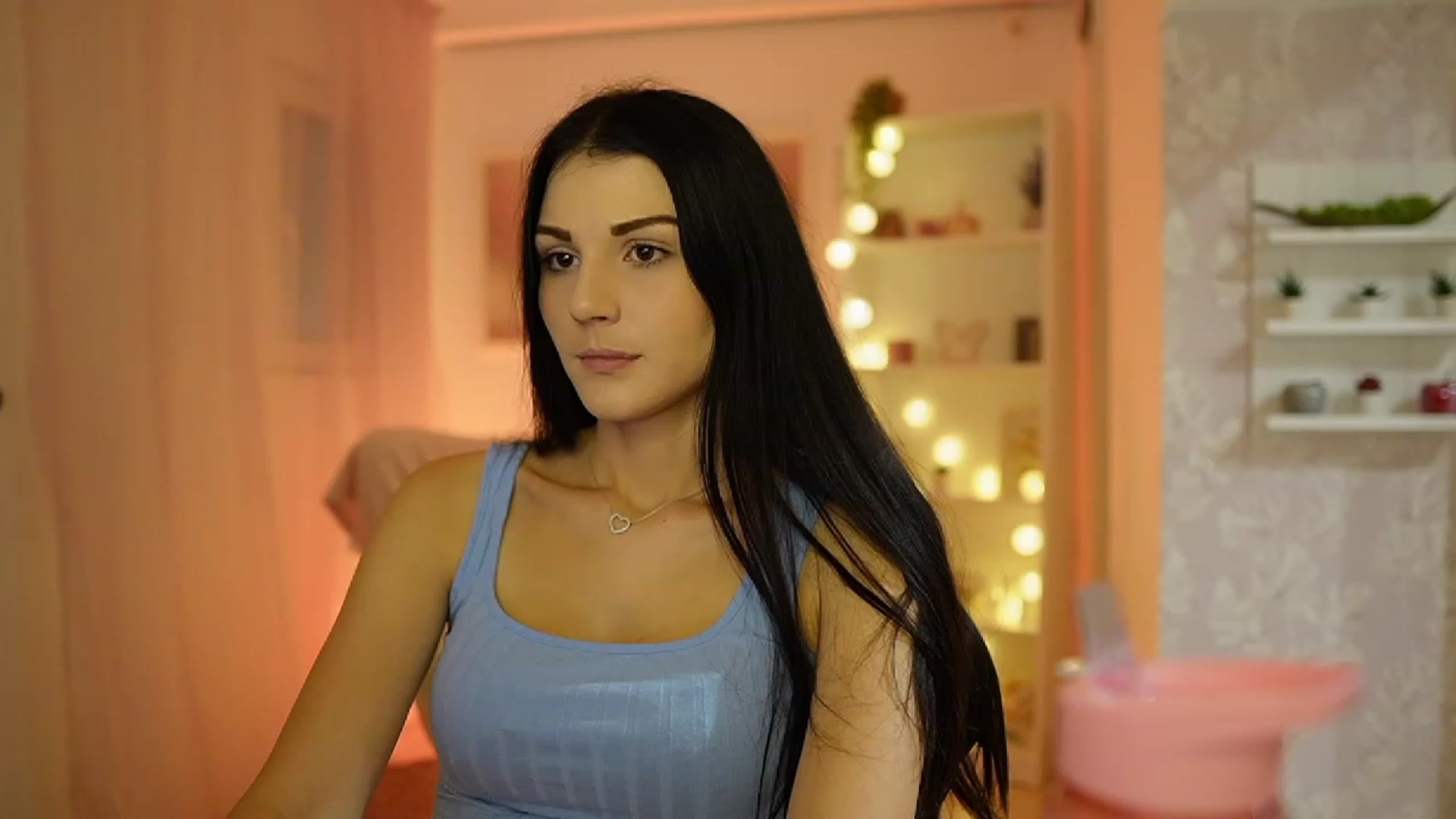 Gallery image thumbnail from Karlee_Grey__'s myfreecams stream on, 09/19/2023, 11:40 image 8 of 20