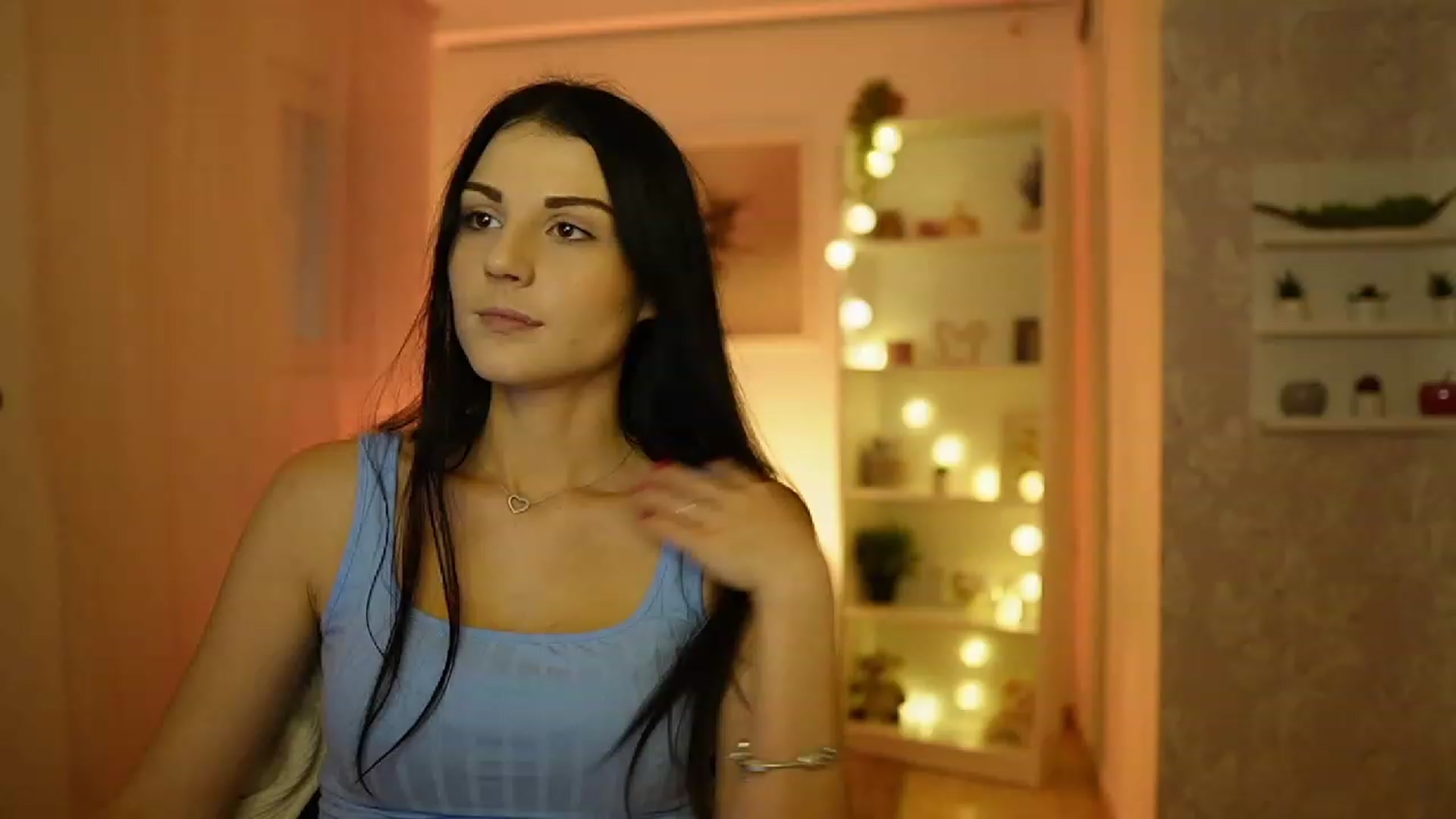 Gallery image thumbnail from Karlee_Grey__'s myfreecams stream on, 09/19/2023, 11:40 image 13 of 20