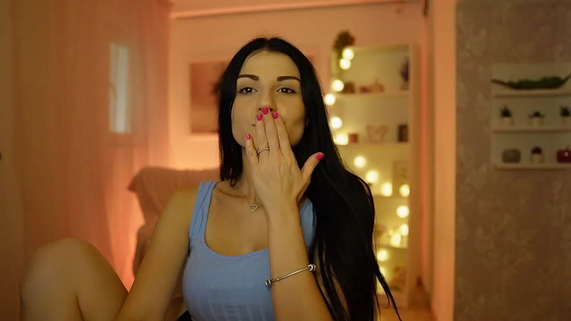 Gallery image thumbnail from Karlee_Grey__'s myfreecams stream on, 09/19/2023, 12:17 image 18 of 20