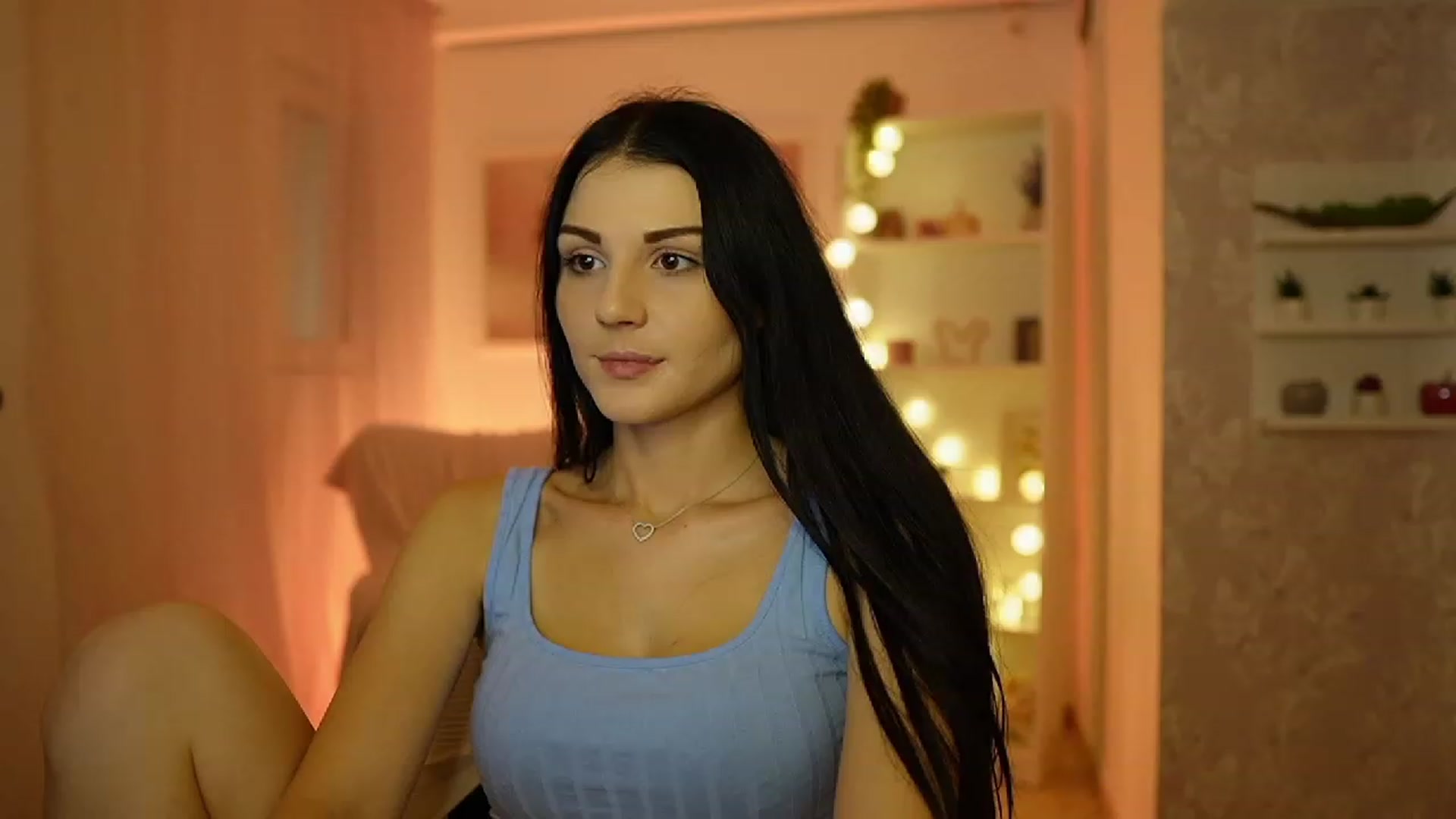 Gallery image thumbnail from Karlee_Grey__'s myfreecams stream on, 09/19/2023, 12:17 image 14 of 20
