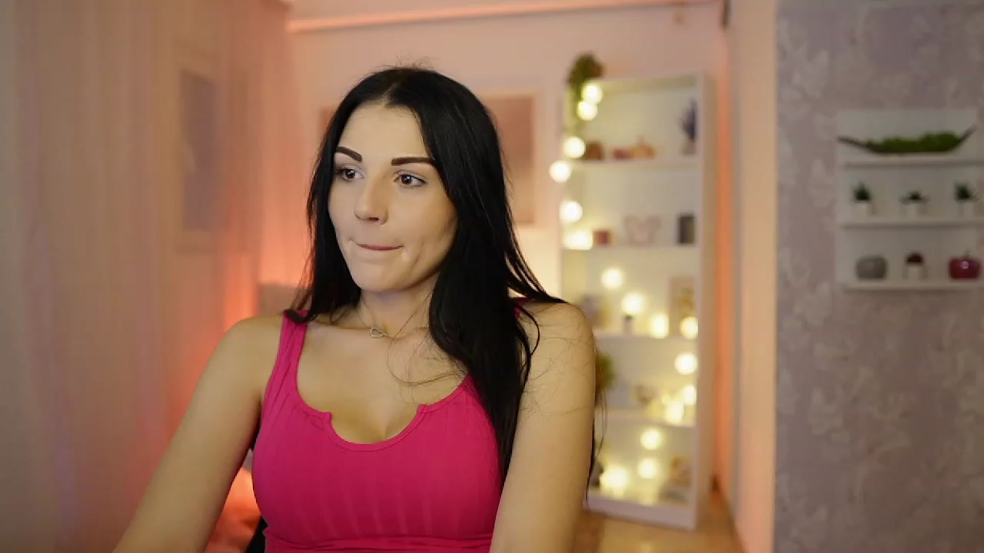 Gallery image thumbnail from Karlee_Grey__'s myfreecams stream on, 09/20/2023, 10:02 image 7 of 20