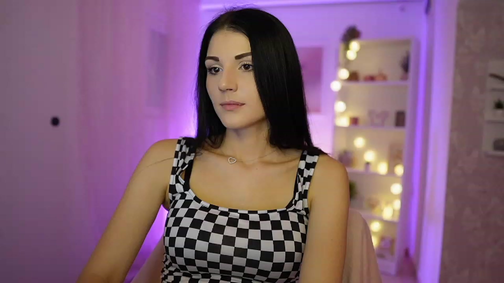 Gallery image thumbnail from Karlee_Grey__'s myfreecams stream on, 09/27/2023, 09:32 image 17 of 20