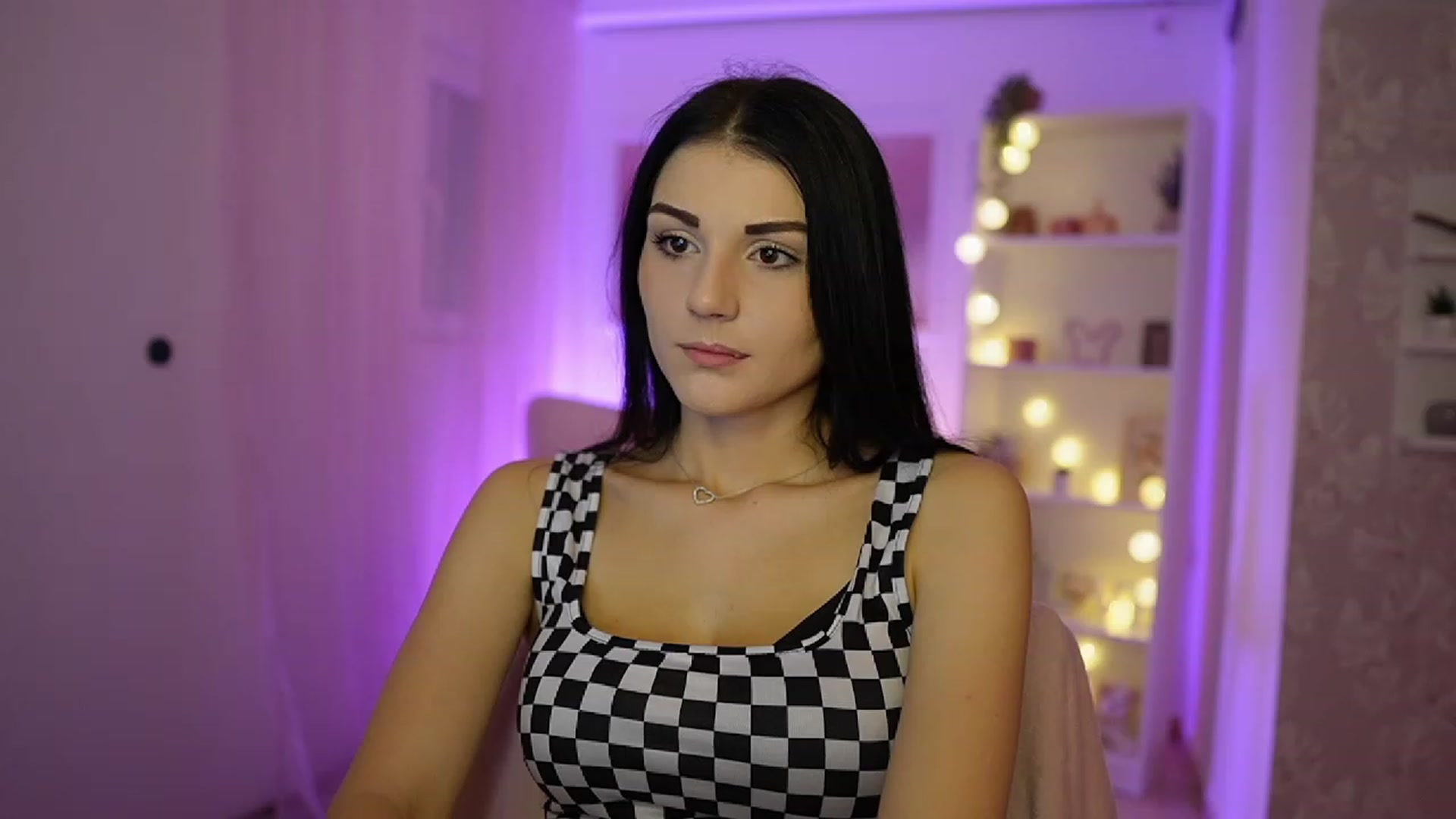 Gallery image thumbnail from Karlee_Grey__'s myfreecams stream on, 09/27/2023, 09:32 image 16 of 20