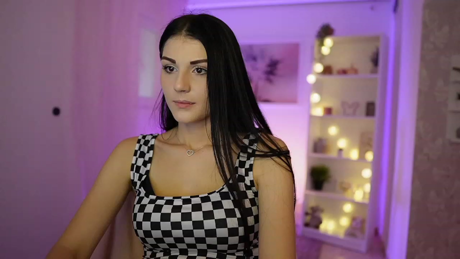 Gallery image thumbnail from Karlee_Grey__'s myfreecams stream on, 09/27/2023, 11:09 image 6 of 20