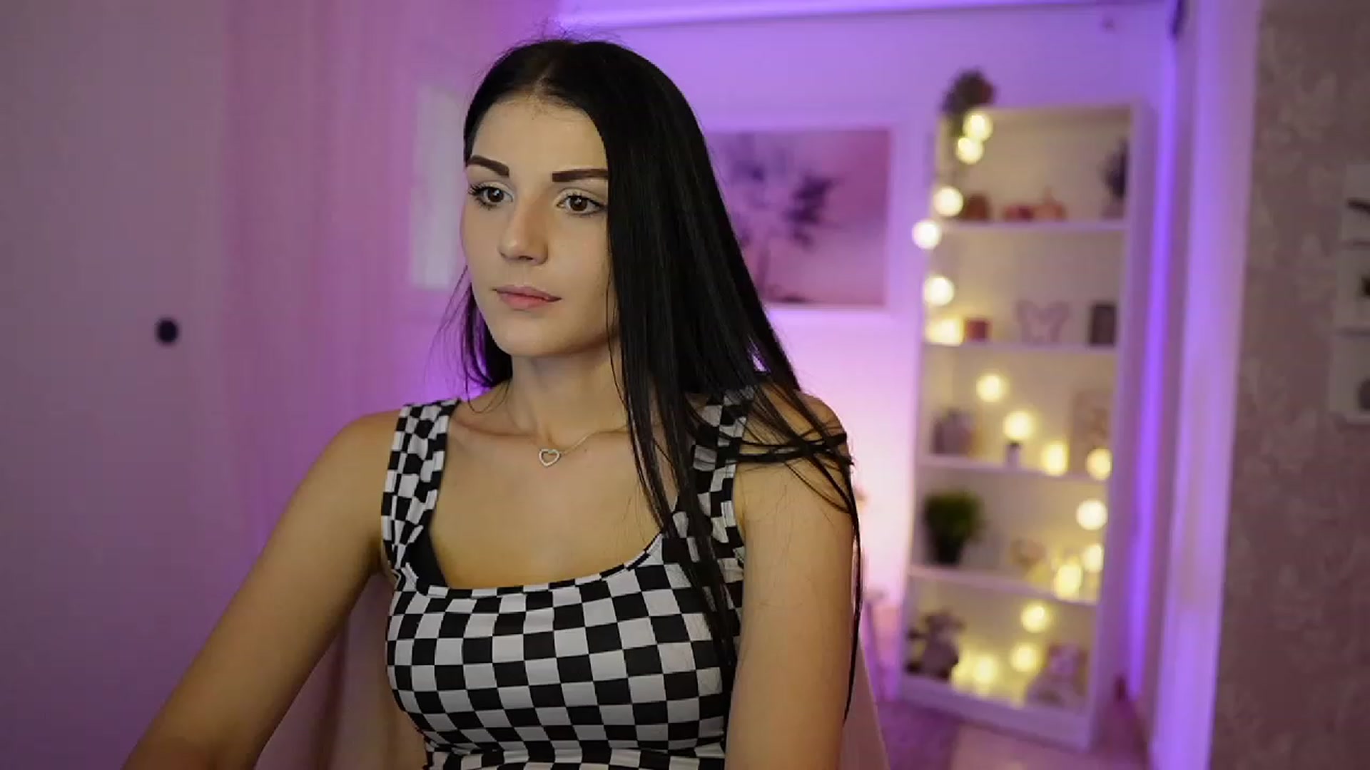 Gallery image thumbnail from Karlee_Grey__'s myfreecams stream on, 09/27/2023, 11:09 image 5 of 20