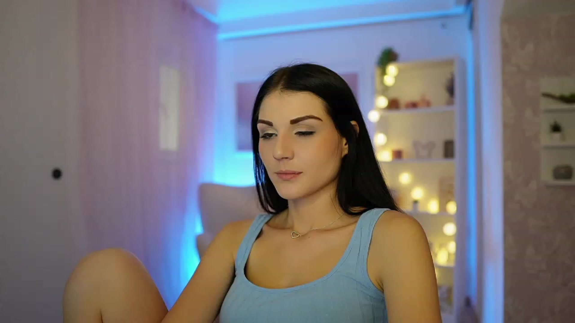 Gallery image thumbnail from Karlee_Grey__'s myfreecams stream on, 09/29/2023, 11:45 image 18 of 20