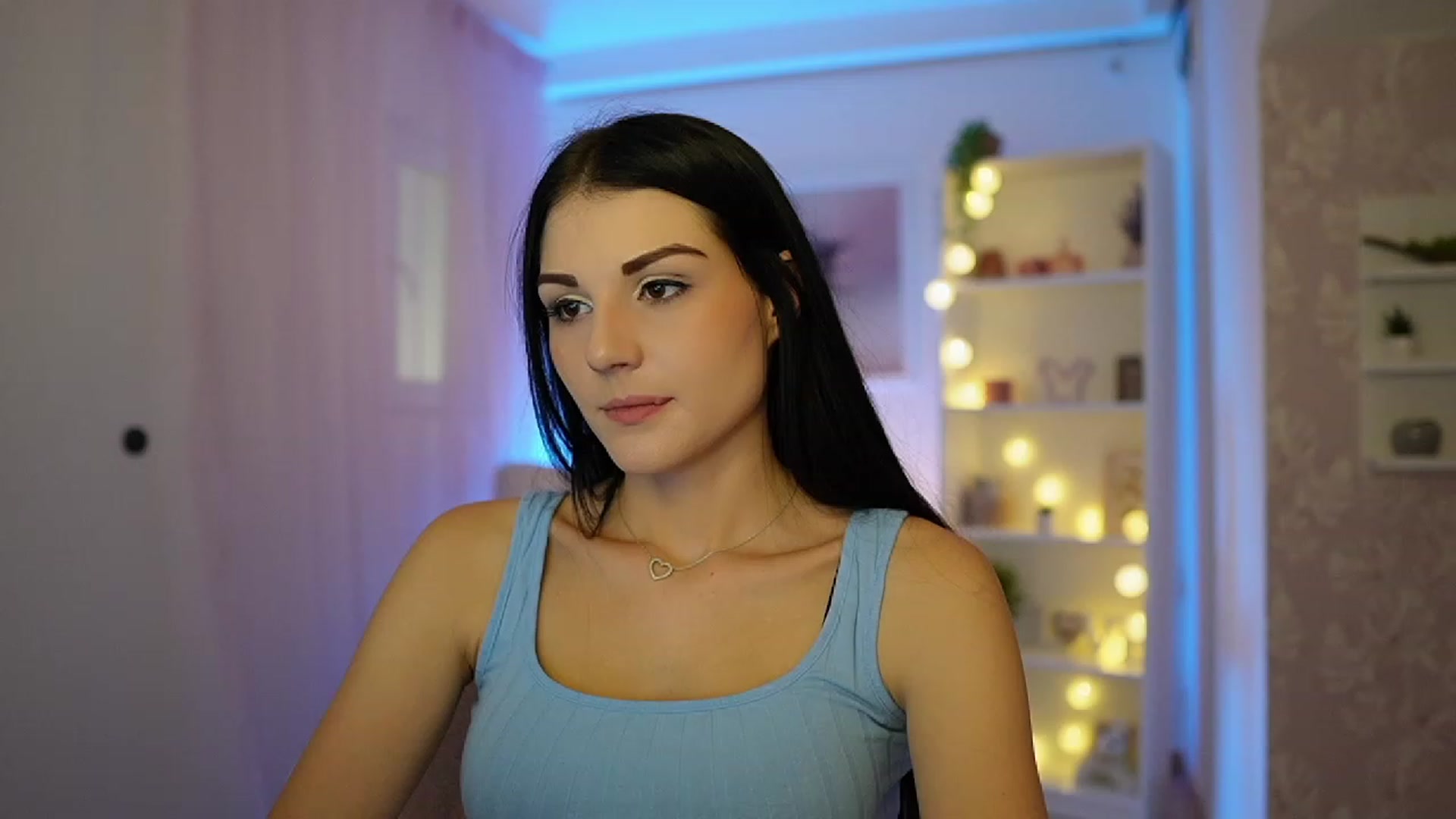 Gallery image thumbnail from Karlee_Grey__'s myfreecams stream on, 09/29/2023, 11:45 image 4 of 20