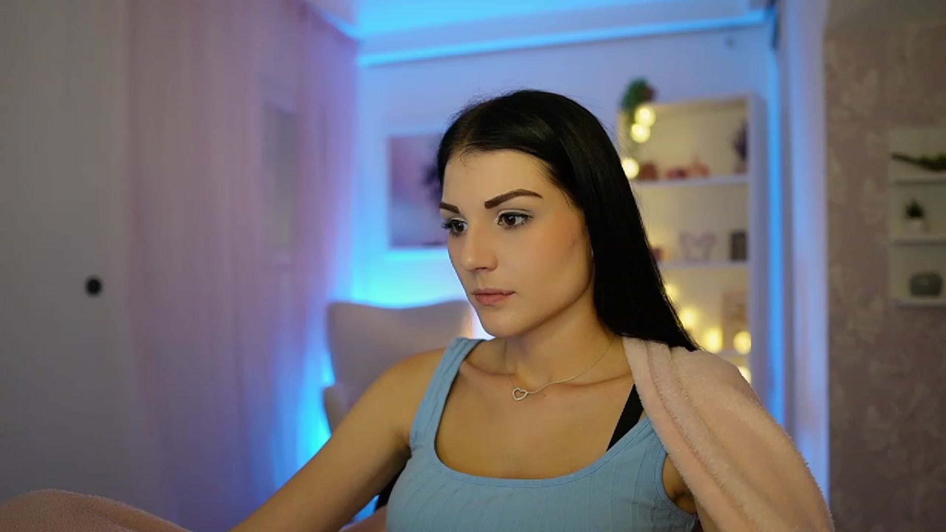 Gallery image thumbnail from Karlee_Grey__'s myfreecams stream on, 09/29/2023, 12:46 image 8 of 20