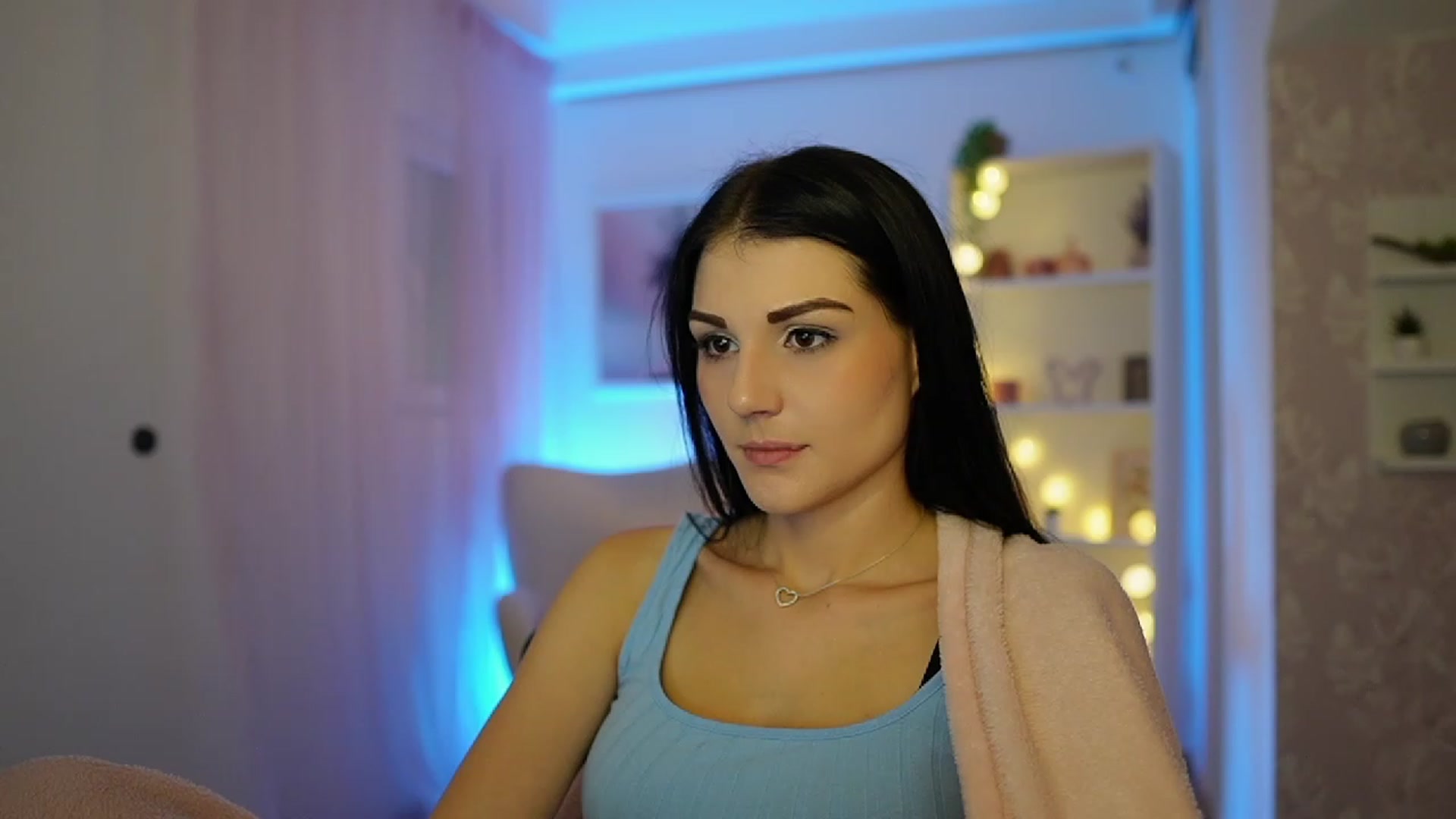 Gallery image thumbnail from Karlee_Grey__'s myfreecams stream on, 09/29/2023, 12:46 image 6 of 20