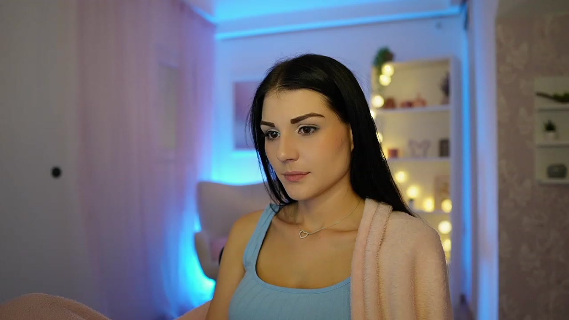 Gallery image thumbnail from Karlee_Grey__'s myfreecams stream on, 09/29/2023, 12:46 image 4 of 20