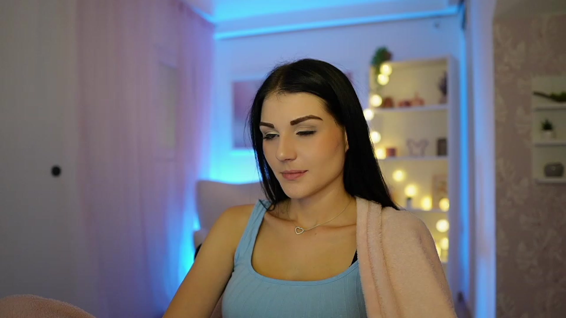 Gallery image thumbnail from Karlee_Grey__'s myfreecams stream on, 09/29/2023, 12:46 image 5 of 20