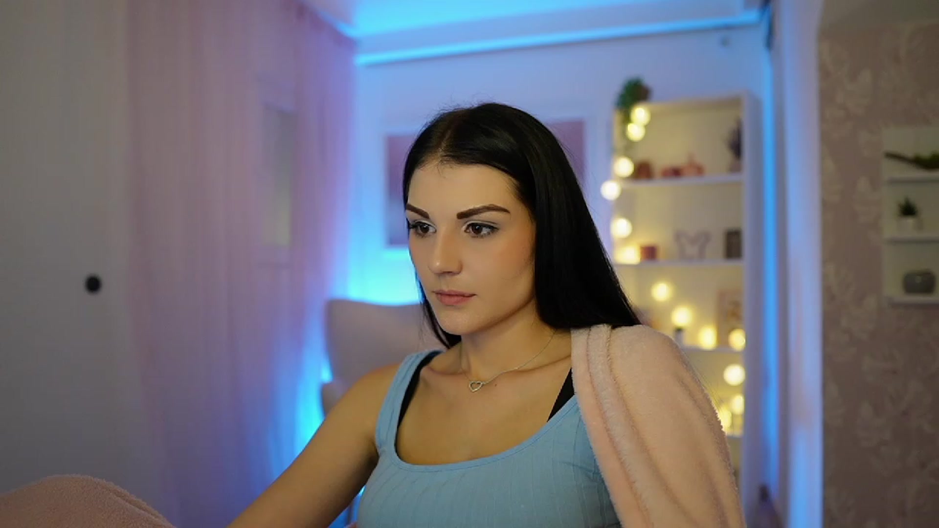 Gallery image thumbnail from Karlee_Grey__'s myfreecams stream on, 09/29/2023, 12:46 image 10 of 20