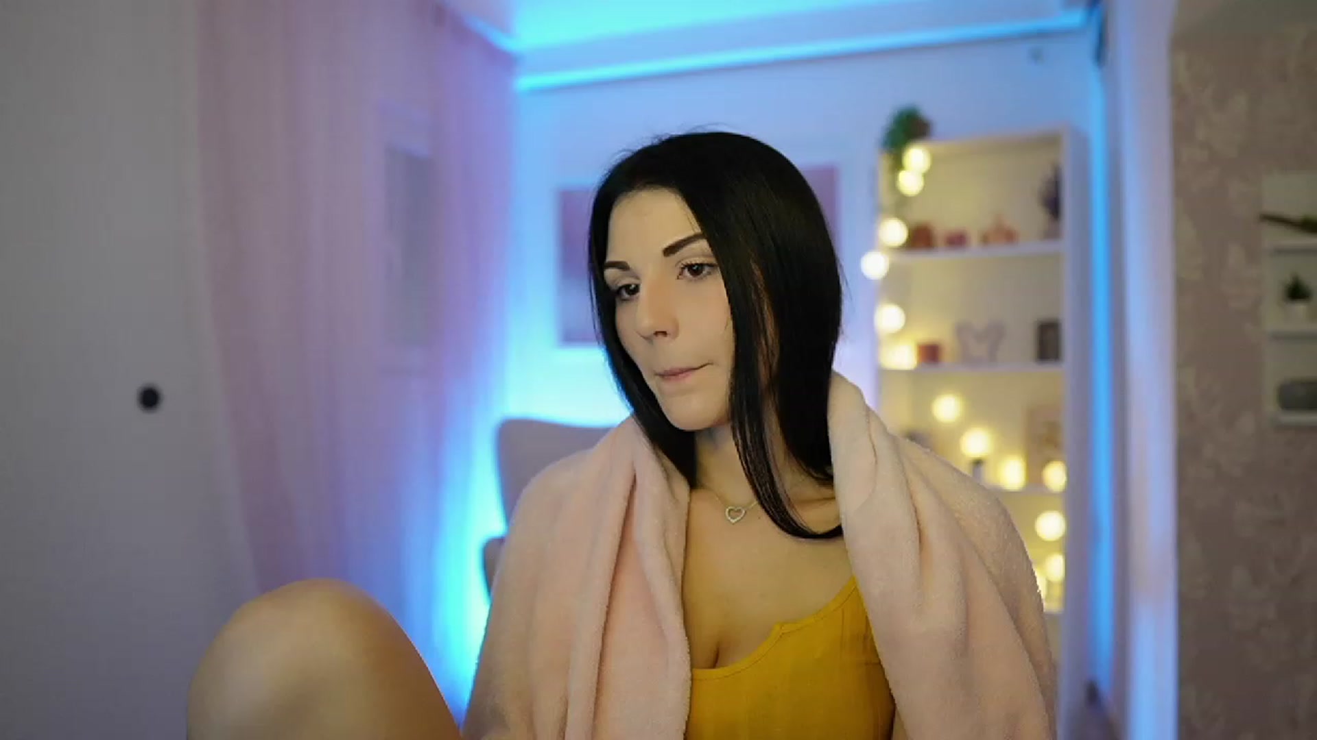 Gallery image thumbnail from Karlee_Grey__'s myfreecams stream on, 10/02/2023, 08:47 image 3 of 20