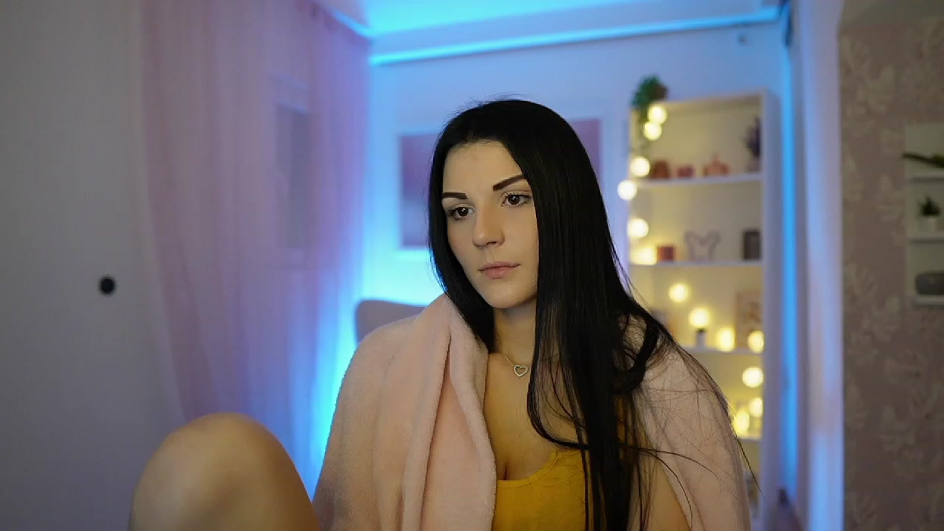 Gallery image thumbnail from Karlee_Grey__'s myfreecams stream on, 10/02/2023, 08:47 image 6 of 20