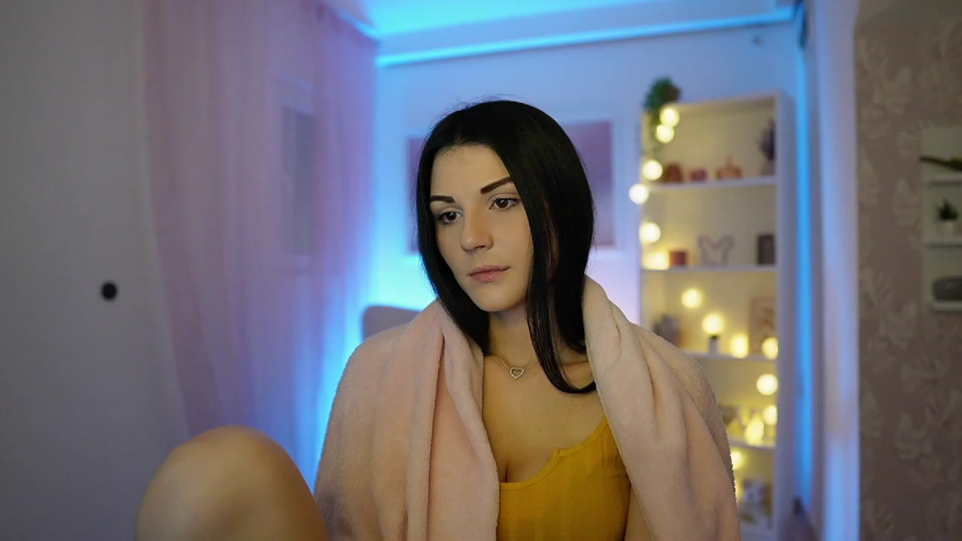 Gallery image thumbnail from Karlee_Grey__'s myfreecams stream on, 10/02/2023, 08:47 image 4 of 20