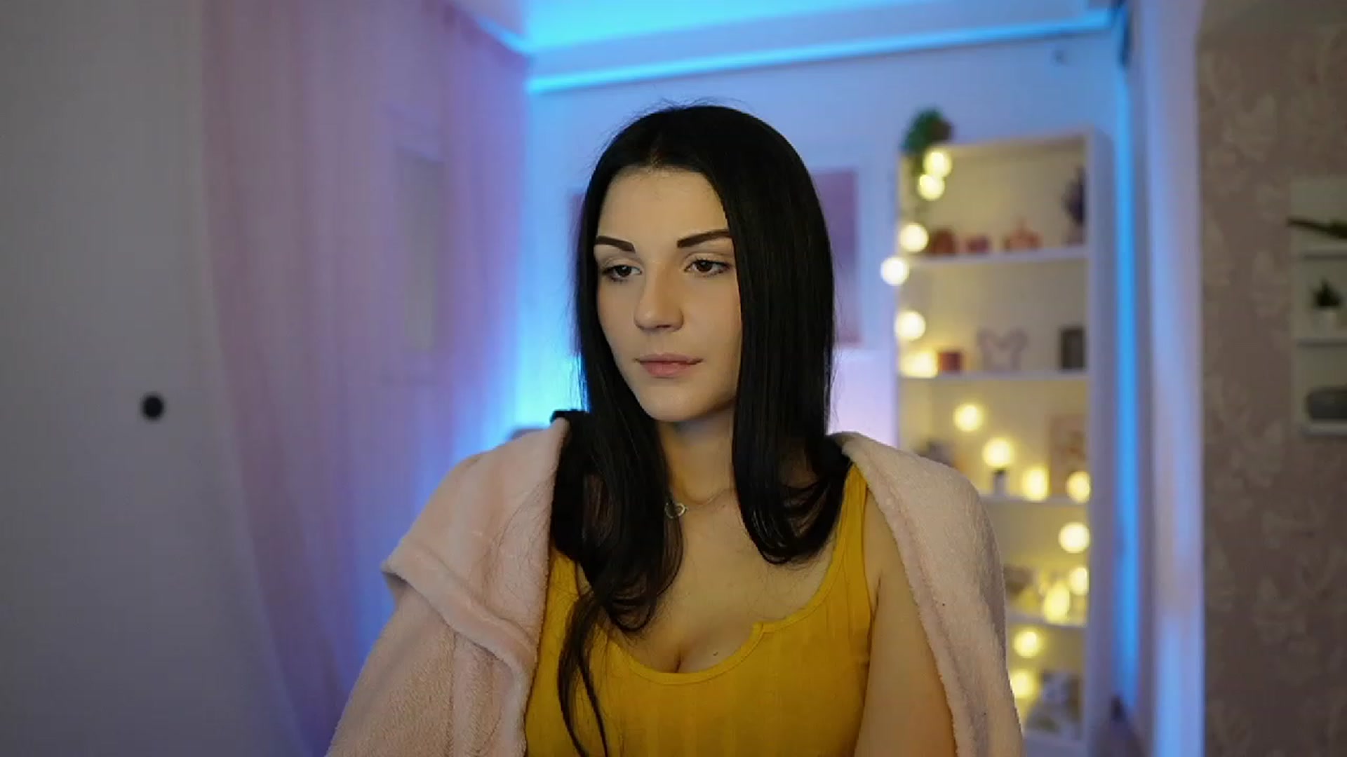 Gallery image thumbnail from Karlee_Grey__'s myfreecams stream on, 10/02/2023, 08:47 image 19 of 20