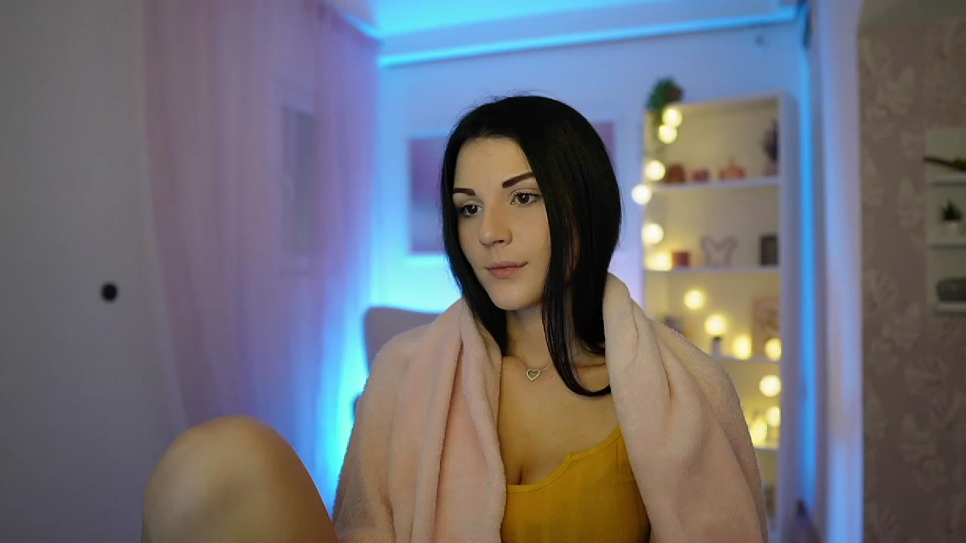 Gallery image thumbnail from Karlee_Grey__'s myfreecams stream on, 10/02/2023, 08:47 image 1 of 20