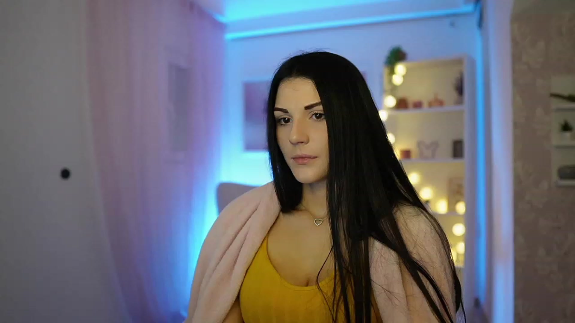 Gallery image thumbnail from Karlee_Grey__'s myfreecams stream on, 10/02/2023, 08:47 image 13 of 20
