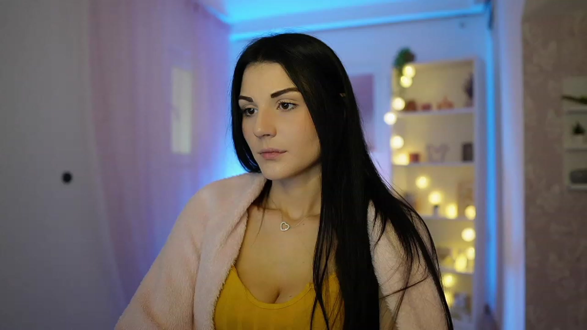 Gallery image thumbnail from Karlee_Grey__'s myfreecams stream on, 10/02/2023, 09:49 image 2 of 20