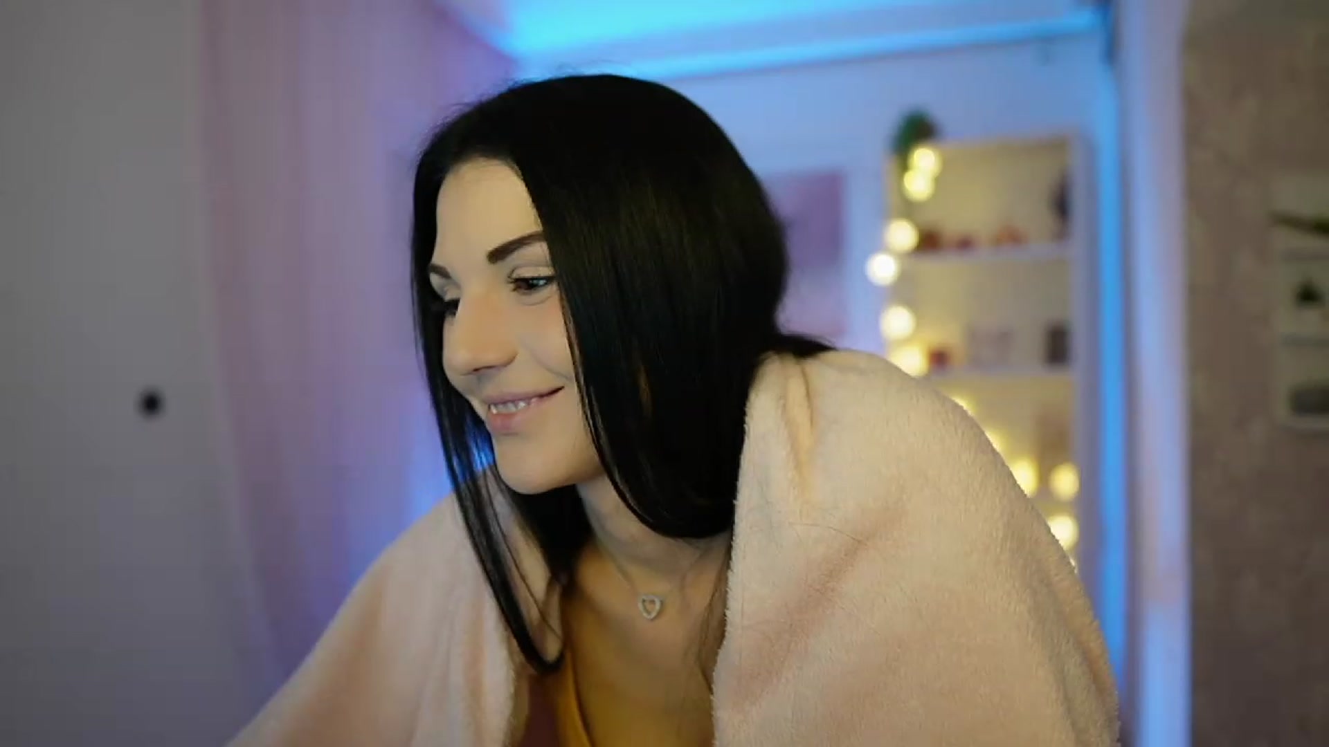 Gallery image thumbnail from Karlee_Grey__'s myfreecams stream on, 10/02/2023, 09:49 image 14 of 20